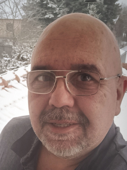 J�nos, 57 �ves t�rskeres� f�rfi, Veresegyh�z