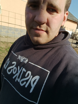 Bence, 27 �ves t�rskeres� f�rfi, G�vavencsell�