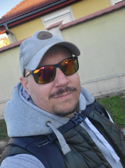 G�bor, 39 �ves t�rskeres� f�rfi, Ajka