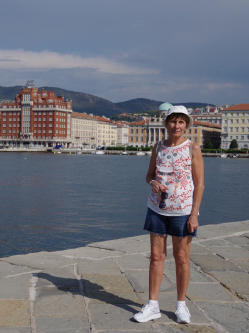 M�ria, 70 �ves t�rskeres� n�, Duna�jv�ros
