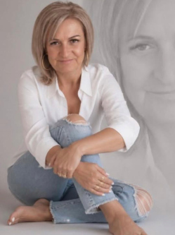 Zsuzsa, 57 �ves t�rskeres� n�, Eger