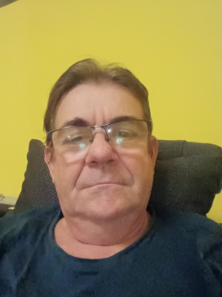 L�szl�, 61 �ves gy�ri t�rskeres� f�rfi