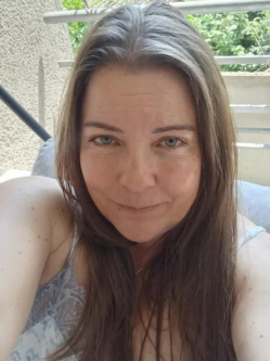 Kitti, 49 �ves t�rskeres� n�, P�cs