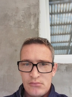 Norbert, 41 �ves t�rskeres� f�rfi, Eperjeske