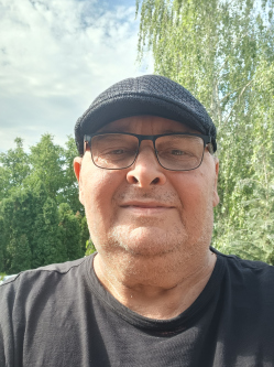 J�zsi, 59 �ves t�rskeres� f�rfi, R�ts�g
