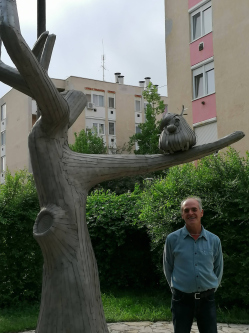 Pali, 58 �ves t�rskeres� f�rfi, B�k�s