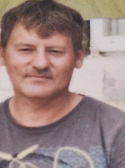 P�ter, 57 �ves t�rskeres� f�rfi, Eger