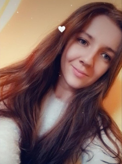 Sarolta, 18 �ves t�rskeres� n�, B�k�scsaba