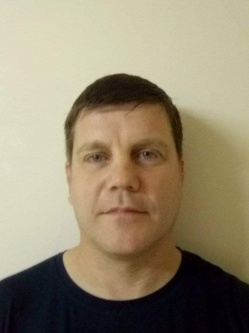 Adam, 46 �ves t�rskeres� f�rfi, F�zesgyarmat