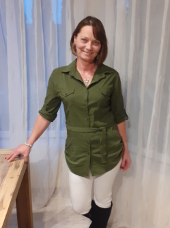 Marcsi, 54 �ves t�rskeres� f�rfi, Balatonbogl�r
