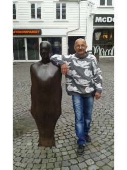 Attila, 57 �ves oroszl�nyi t�rskeres� f�rfi