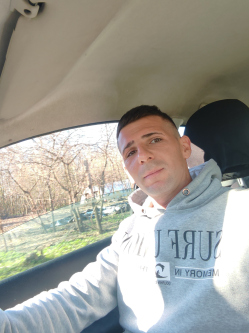 Robi, 32 �ves t�rskeres� f�rfi, Kiskunf�legyh�za