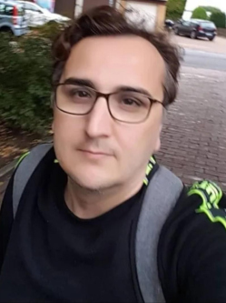 Viktor, 43 �ves t�rskeres� f�rfi, B�k�scsaba