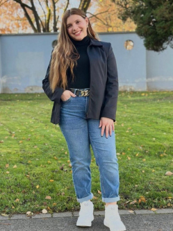 Aranka, 20 �ves t�rskeres� n�, Szeksz�rd