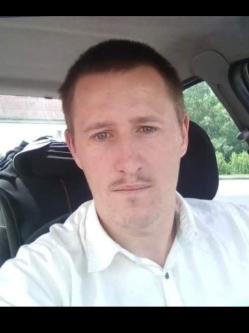 Zoli, 35 �ves t�rskeres� f�rfi, Hajd�szoboszl�