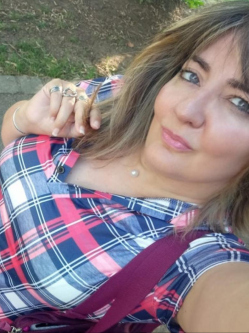 Kitti, 44 �ves t�rskeres� n�, Szeksz�rd