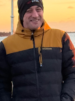 Tibor, 47 �ves t�rskeres� f�rfi, Ag�rd