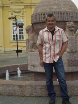 L�szl�, 70 �ves t�rskeres� f�rfi, Domb�v�r