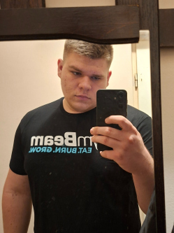 Bence, 21 �ves t�rskeres� f�rfi, Domoszl�