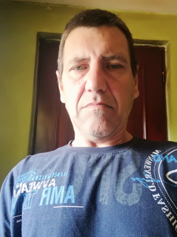J�zsef, 51 �ves t�rskeres� f�rfi, Besence