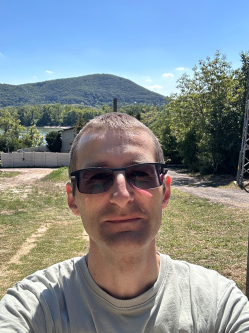 Csaba, 41 �ves szlov�kiai t�rskeres� f�rfi