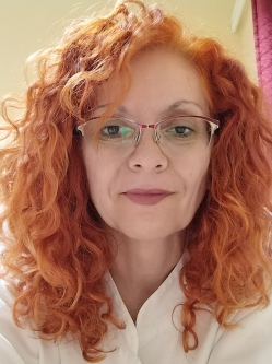 Vera, 47 �ves t�rskeres� n�, Pincehely