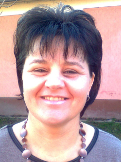 M�nika, 53 �ves t�rskeres� n�, Akaszt�