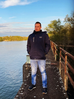 Bence, 33 �ves t�rskeres� f�rfi, Mosonmagyar�v�r
