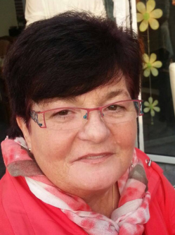Kitti, 56 �ves t�rskeres� n�, Szeksz�rd