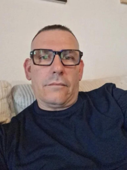 L�szl�, 54 �ves t�rskeres� f�rfi, Zalaegerszeg