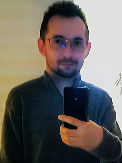 Ferenc, 41 �ves t�rskeres� f�rfi, Koml�