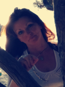 Elizabet, 56 �ves t�rskeres� n�, Szard�nia