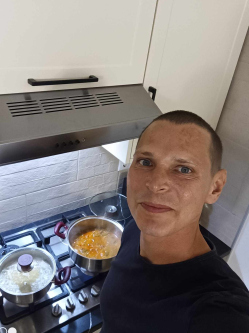 Zsolt, 43 �ves t�rskeres� f�rfi, Kisv�rda