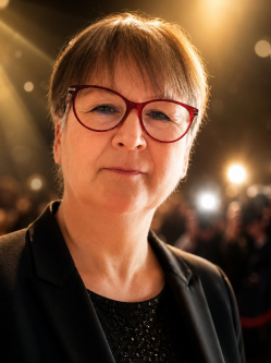 Erika, 63 �ves t�rskeres� n�, Kecskem�t