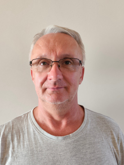 Alajos, 56 �ves t�rskeres� f�rfi, Csepreg