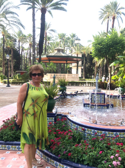 Viola, 65 �ves t�rskeres� n�, Eger