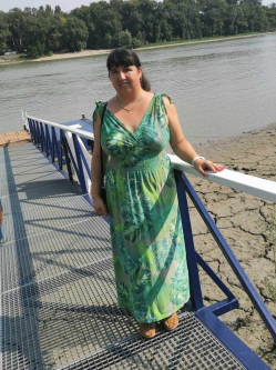 Andrea, 29 �ves t�rskeres� n�, Bajna