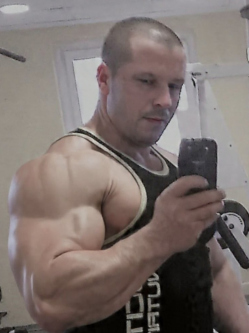 Csaba, 45 �ves orosh�zi t�rskeres� f�rfi