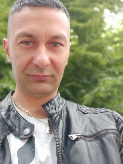 L�szl�, 48 �ves t�rskeres� f�rfi, Nagyszokoly
