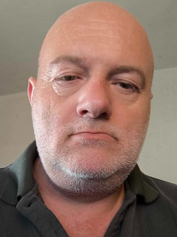 J�zsef, 49 �ves t�rskeres� f�rfi, Si�fok