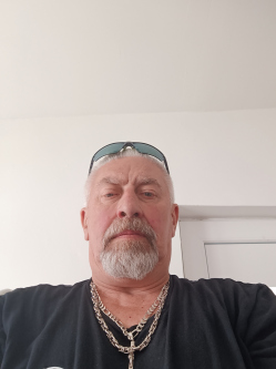 L�szl�, 64 �ves t�rskeres� f�rfi, Szombathely