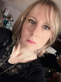 Nikoletta, 43 �ves t�rskeres� n�, Zalaegerszeg