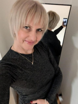 Veronika, 48 �ves t�rskeres� n�, B�k�scsaba