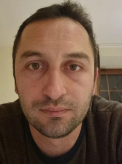 Emil, 33 �ves t�rskeres� f�rfi, Kaposv�r