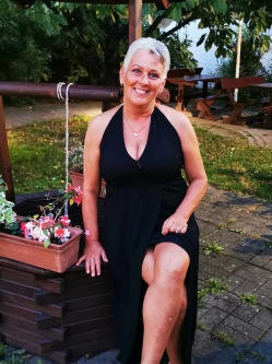 M�ria, 58 �ves t�rskeres� n�, Gyula