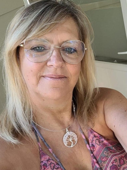 Ibolya, 57 �ves t�rskeres� n�, Eger