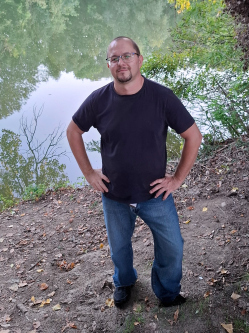 Imre, 38 �ves t�rskeres� f�rfi, D�vav�nya
