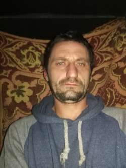 Robert, 42 �ves t�rskeres� f�rfi, Szerbia egy�b