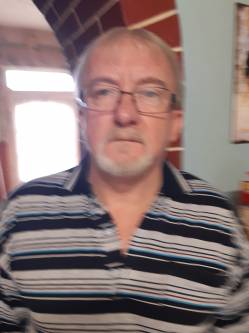 Imre, 63 �ves t�rskeres� f�rfi, J�sz�roksz�ll�s