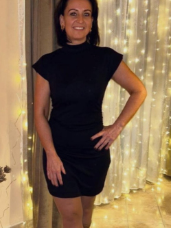 Ildik�, 52 �ves t�rskeres� n�, Gy�r